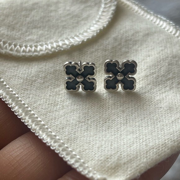 Rare Retired James Avery Clover Stud Earrings - Picture 1 of 7
